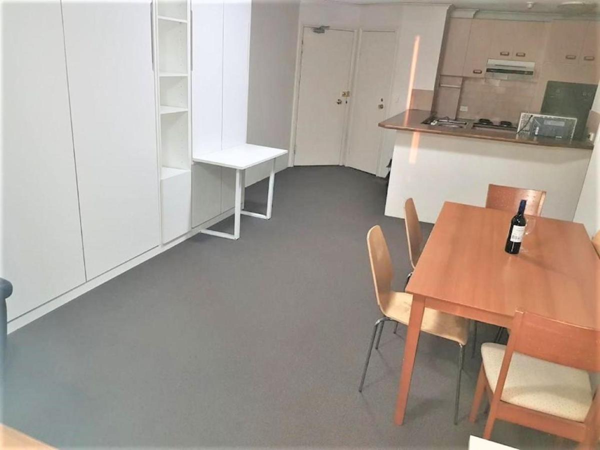 Accommodation Sydney - Kent Street Sydney Cbd Top Floor 2 Bedroom Apartment With Balcony Kültér fotó